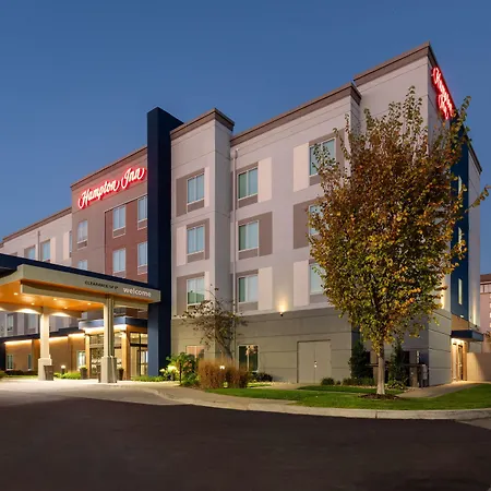 Hampton By Hilton Airport Century Place