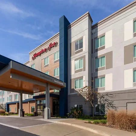 Hampton By Hilton Airport Century Place Hotel 3*