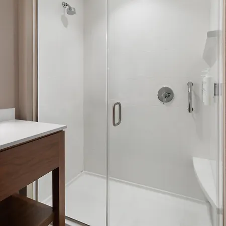 Hampton By Hilton Airport Century Place 3* Nashville