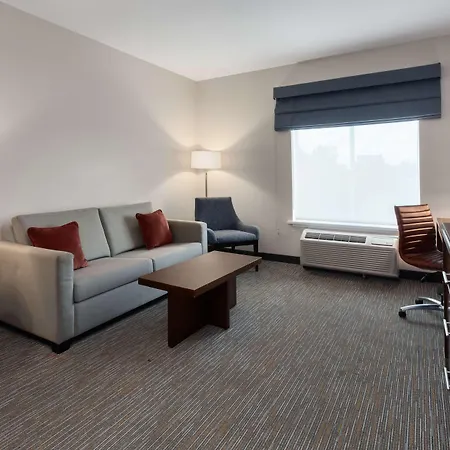 Hampton By Hilton Airport Century Place Hotel 3*