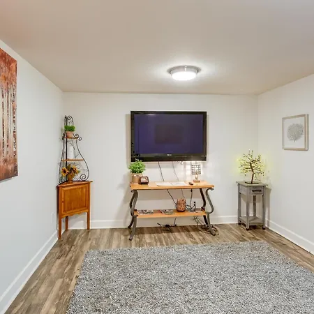 Old Hickory Hideout: Charming W/ Deck! Apartment *
