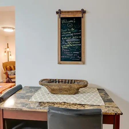 Old Hickory Hideout: Charming W/ Deck! Nashville