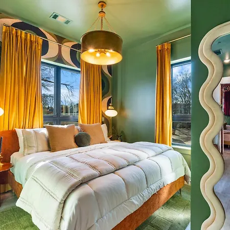 Three King With Pool Gym Balcony & Garage Right On Music Row Downtown Views From Rooftop Walk To Rca B & Local Dining Under 2 Miles To Broadway Elevator Access 24 Hr Hospitality Holiday home *