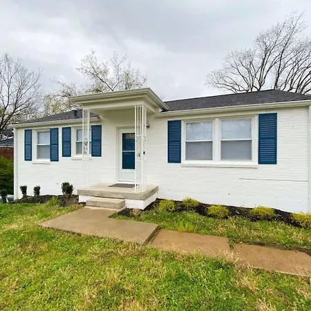 Holiday home New Listing The Playhouse With Games &