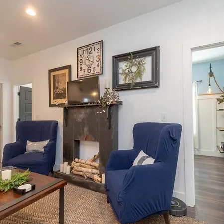 Broadway Breeze Escape Modern Comfort Holiday home Nashville