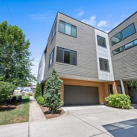 Walk & Bike-stunning Natural Light! 13 Mins To Downtown Holiday home