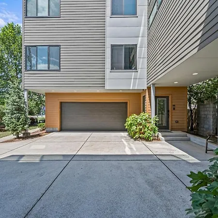Walk & Bike-stunning Natural Light! 13 Mins To Downtown