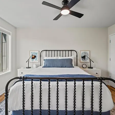 Walk & Bike-stunning Natural Light! 13 Mins To Downtown Holiday home *