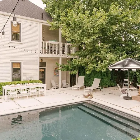 Historic Gem 4 Bedroom With Pool, Walk To Hotspots Nashville