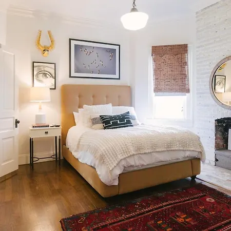 Historic Gem 4 Bedroom With Pool, Walk To Hotspots Holiday home Nashville