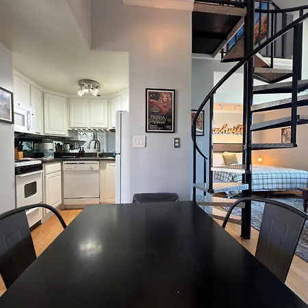 Walk To Broadway - Free Gated Parking - Cozy *