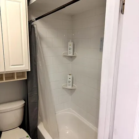 Walk To Broadway - Free Gated Parking - Cozy * Nashville