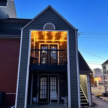 Walk To Broadway - Free Gated Parking - Cozy