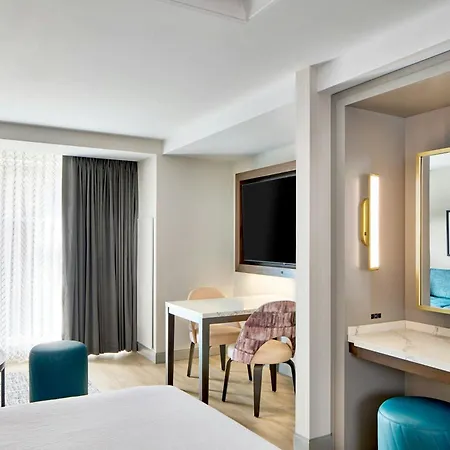 By Marriott Downtown/convention Center 3*