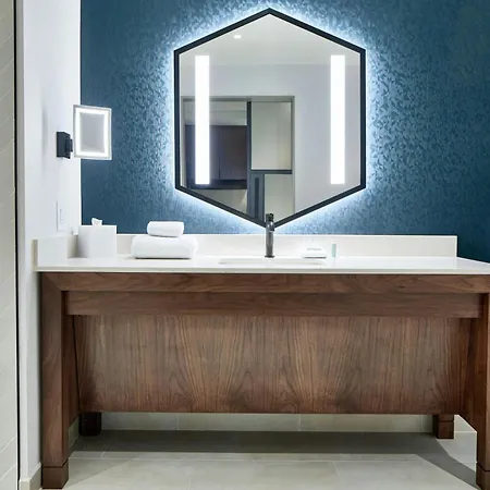 By Marriott Downtown/convention Center Hotel Nashville