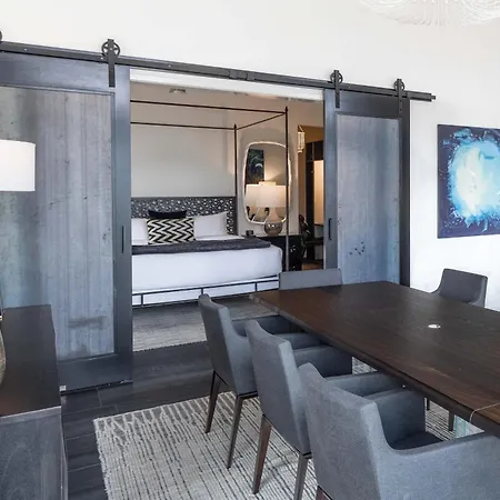 Hotel 121 By Avantstay 4*