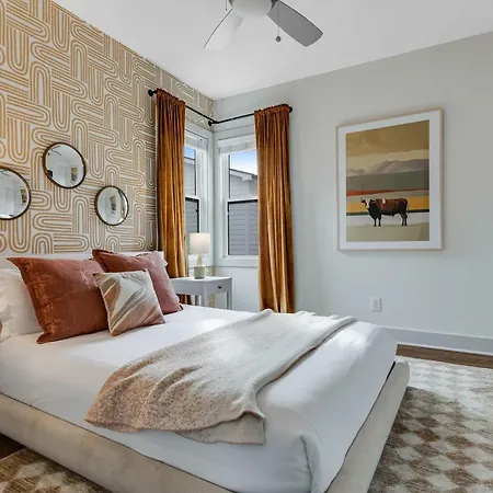 The Wade - Minutes To The Gulch & 12 South Nashville