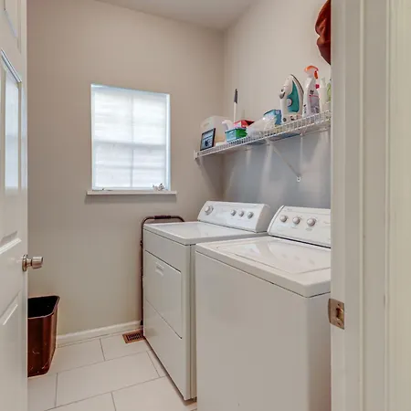Holiday home Family W/ Deck: 12 Mi To Downtown Nashville! Nashville