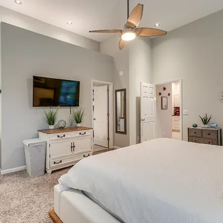 Family W/ Deck: 12 Mi To Downtown Nashville! * Nashville