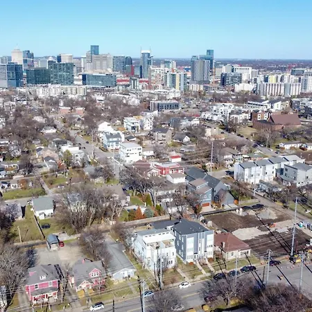 Holiday home Cultured Coach - Music Row - Mins To Downtown