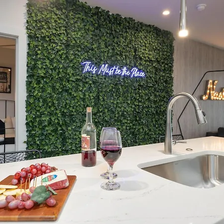 Paramount - Odyssey - Heart Of Midtown Holiday home *