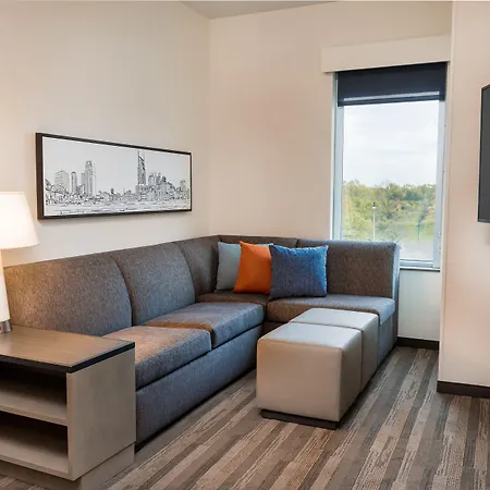 Hyatt House Airport 3*