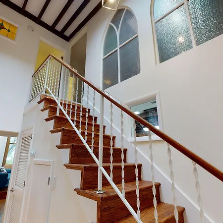The Lofts At 107 Aparthotel