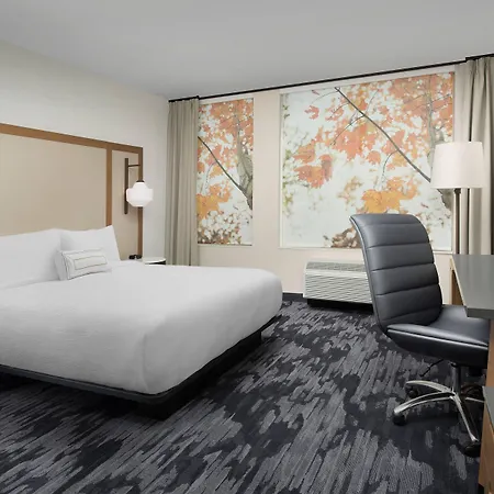 Fairfield & Near Vanderbilt 3*