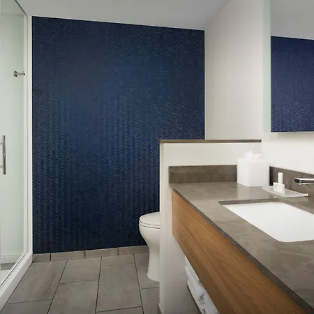 Fairfield & Near Vanderbilt Hotel 3*