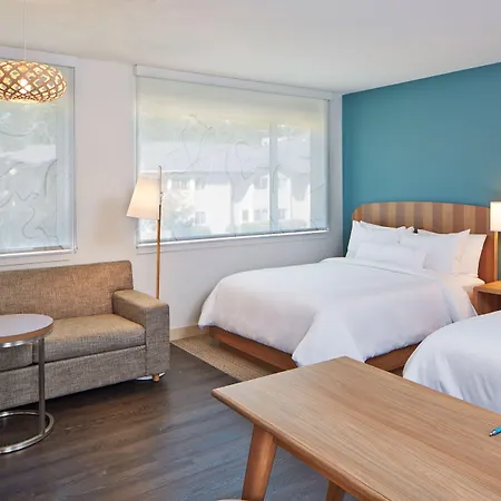 Element By Marriott Airport 3*
