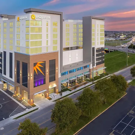 Hotel La Quinta & By Wyndham Downtown Stadium