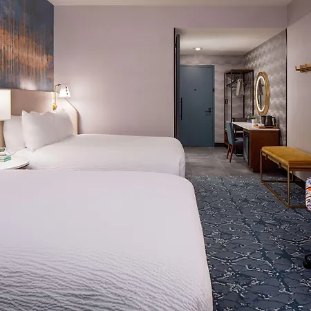 Tempo By Hilton Downtown Hotel 3*
