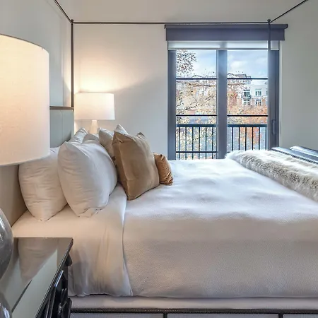 Hotel 121 By Avantstay 4*