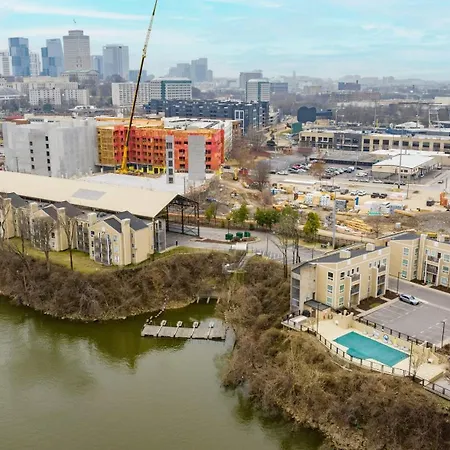 Cumberland River Views Walk To Broadway Downtown Stadium Rockin Riverfront Holiday home *