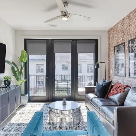 Holiday home Sleeps 18 3 Modern Midtown W Gym Pool Walkable To Shops Eats Nashville