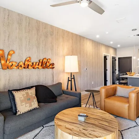 Sleeps 18 3 Modern Midtown W Gym Pool Walkable To Shops Eats *