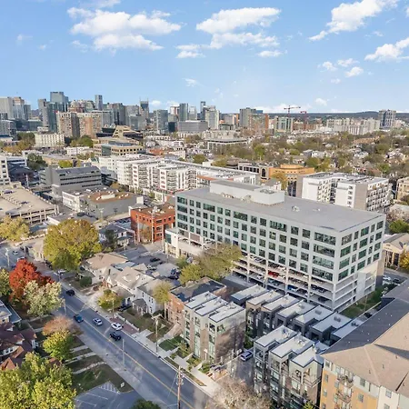 Holiday home Luxe-rooftop Echo-private Deck-4 Mins Broadway Nashville
