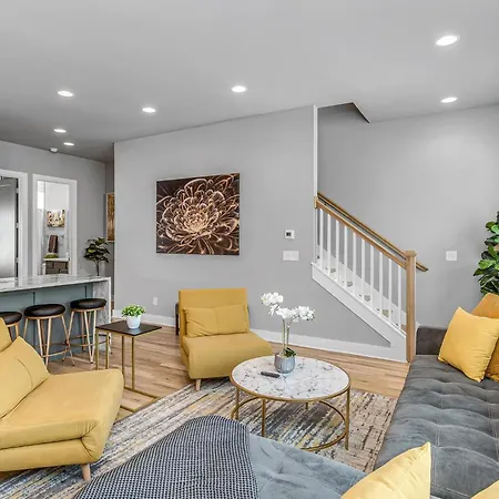 Holiday home Nest - Rooftop Patio - Mins To Broadway
