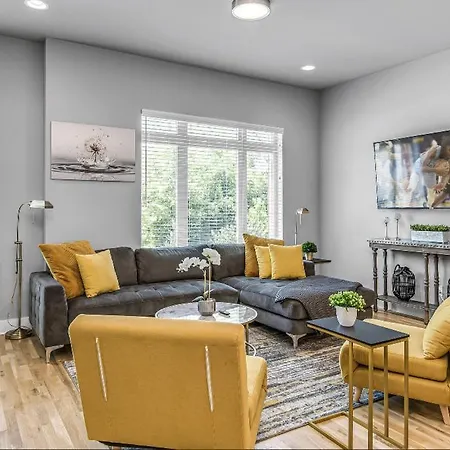 Nest - Rooftop Patio - Mins To Broadway Holiday home *