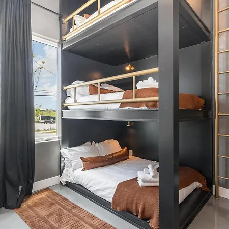 Coloratura - 2 Units W/ Hot Tubs - Near Broadway Holiday home