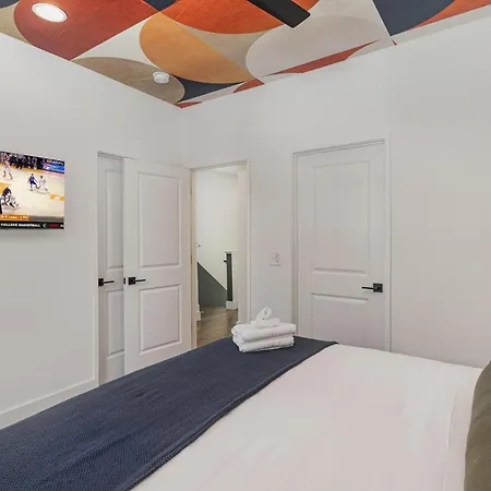Groovy -rooftop Patio W/ Hot Tub -mins To Broadway * Nashville