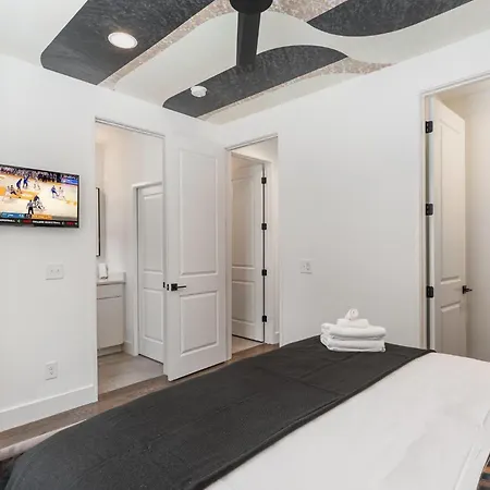 Coloratura - 2 Units W/ Hot Tubs - Near Broadway * Nashville