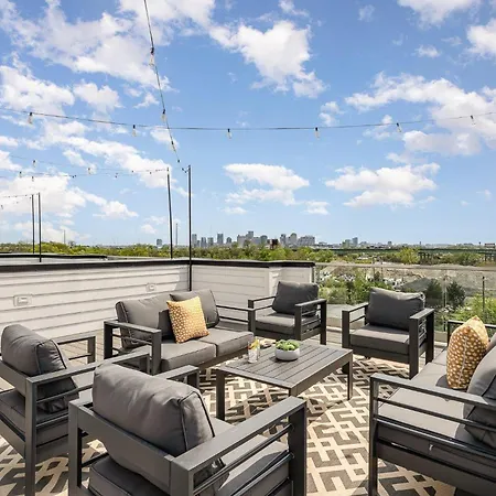Melody Row-2 Unit Combo W/hot Tub-mins To Broadway Holiday home