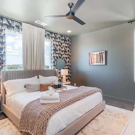 Melody Row-2 Unit Combo W/hot Tub-mins To Broadway Nashville