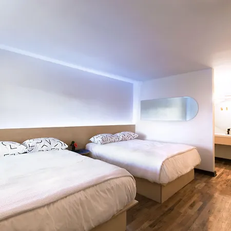 Hotel The Iris 2*