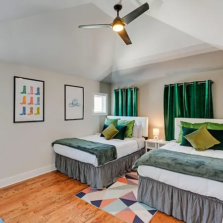 Hotel Pet-friendly Retreat About 3 Mi To Downtown! 3*