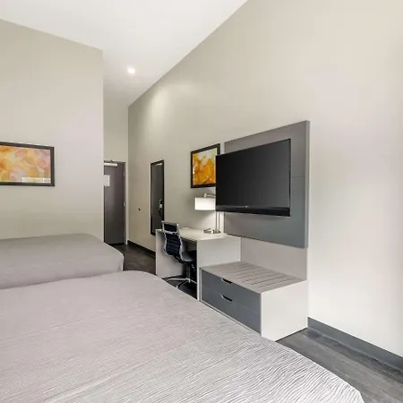 Hotel Quality & Joelton - 5*