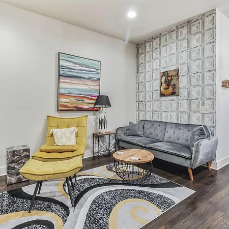Dream In Desirable West End Holiday home