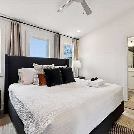 New Nash Modern Luxurious Space W Rooftop Views