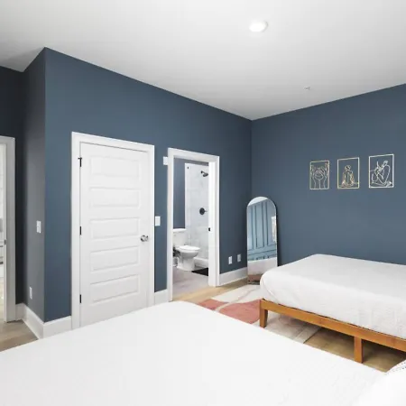 Sleeps 16 Two Side By Side Only 3 Miles Broadway Nashville
